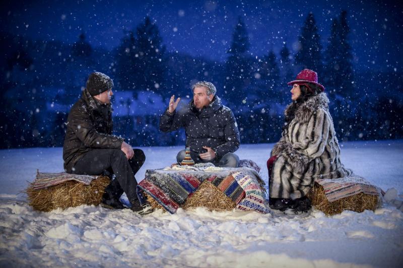 Ozana Barabancea și Gelu Voicu străbat satele Moldovei,  în căutare de fete frumoase și talente, la “Ie, Românie”