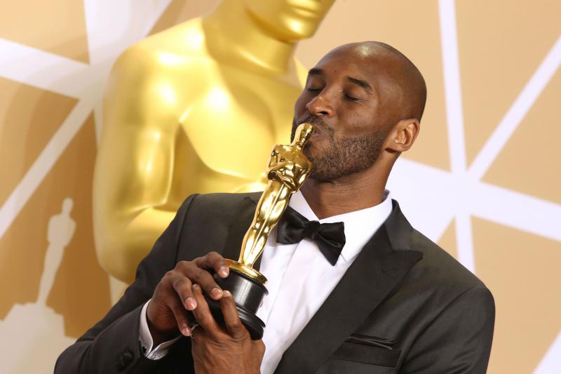 Kendrick Lamar scrie ISTORIE! Cântăreţul a câştigat Premiul Pulitzer pentru albumul "Damn". În urmă cu o lună, baschetbalistul Kobe Bryant lua Oscarul