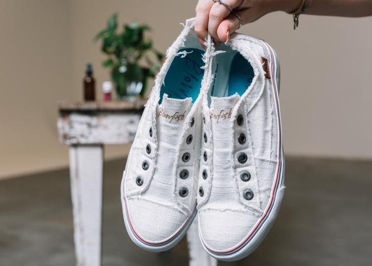 Ce se întâmplă dacă pui bicarbonat de sodiu în pantofi! Efectele se văd imediat