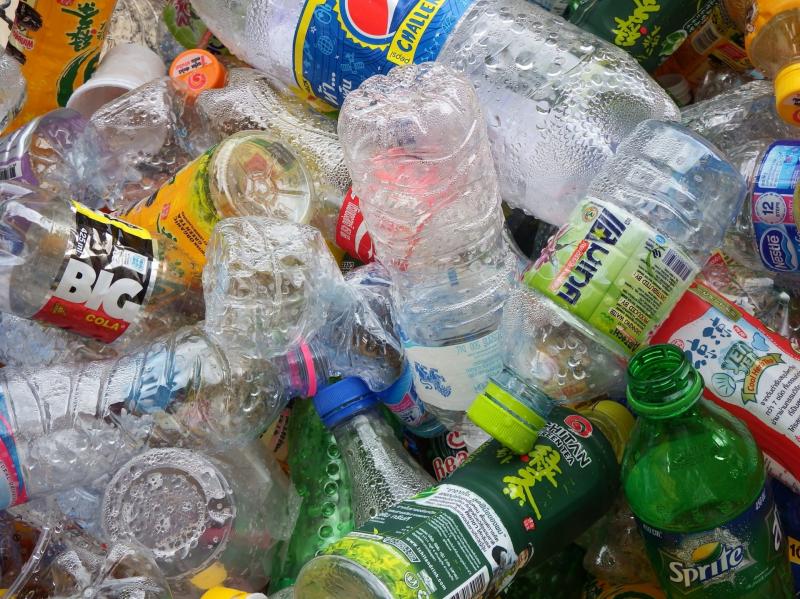 Se oprește producția de plastic! Ce se întâmplă cu toate obiectele din lume