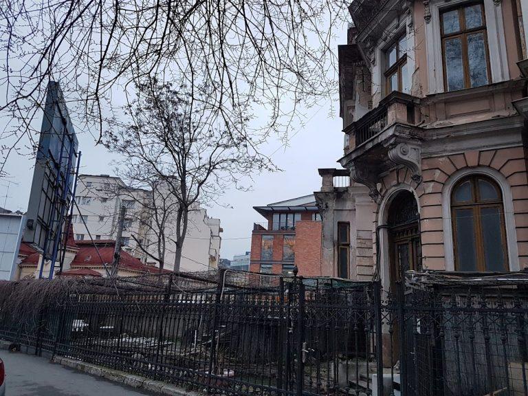 Minune Dumnezeiască pe strada Visarion: o casă din București a fost trasă la cer, cărămidă cu cărămidă!