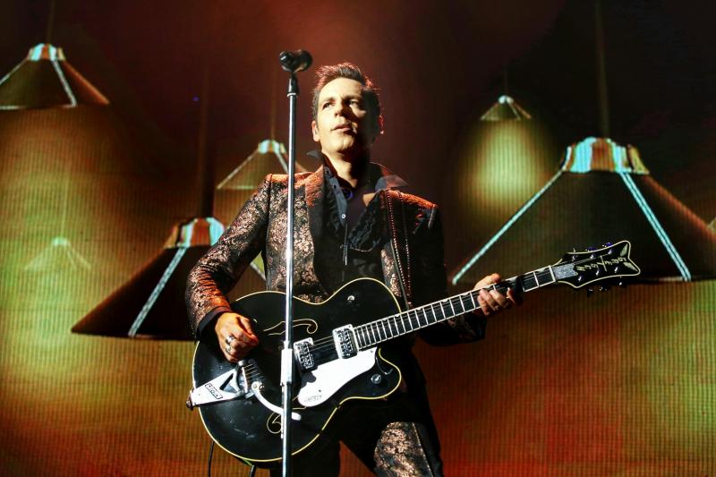 Așteptarea a luat sfârșit. Ștefan Bănică lansează piesa “Să zbor”