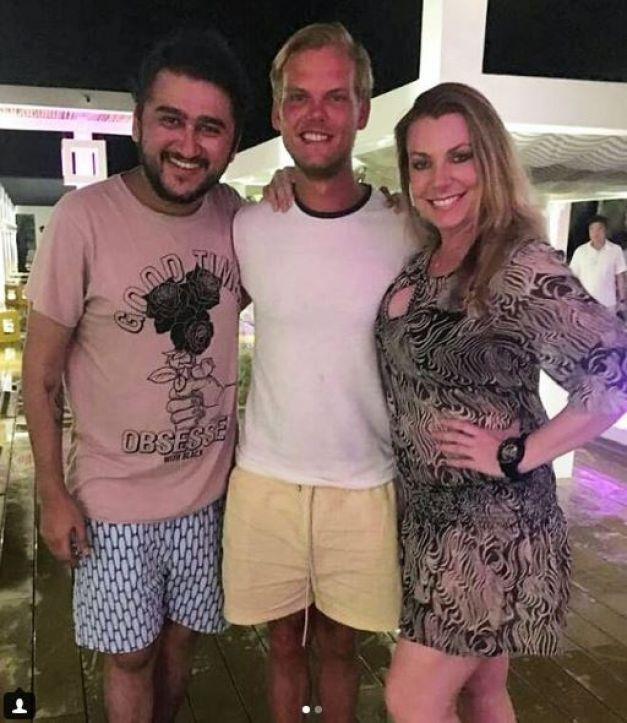 Ultimele fotografii cu Avicii în viaţă: artistul suedez şi-a petrecut ultimele zile în vacanţă în Oman: „Părea să se simtă bine şi era fericit!“
