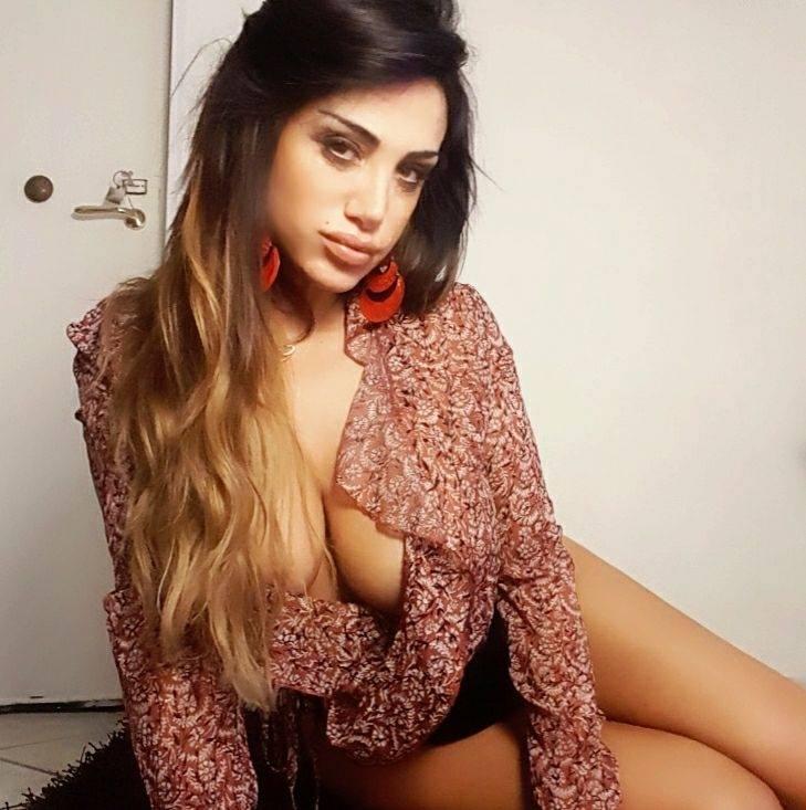 UNA PE ZI: Marika, cea mai sexy fană a celor de la Napoli, exultă după victoria napoletanilor cu Juventus