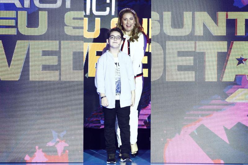 Joi, de la ora 20.00, la Antena 1: Vlad, Sofia, Teodor și Eduard dezvăluie secretele părinților lor, Valentina Fătu, Cristina Pocora și Emil Mitrache la “Aici eu sunt vedeta”