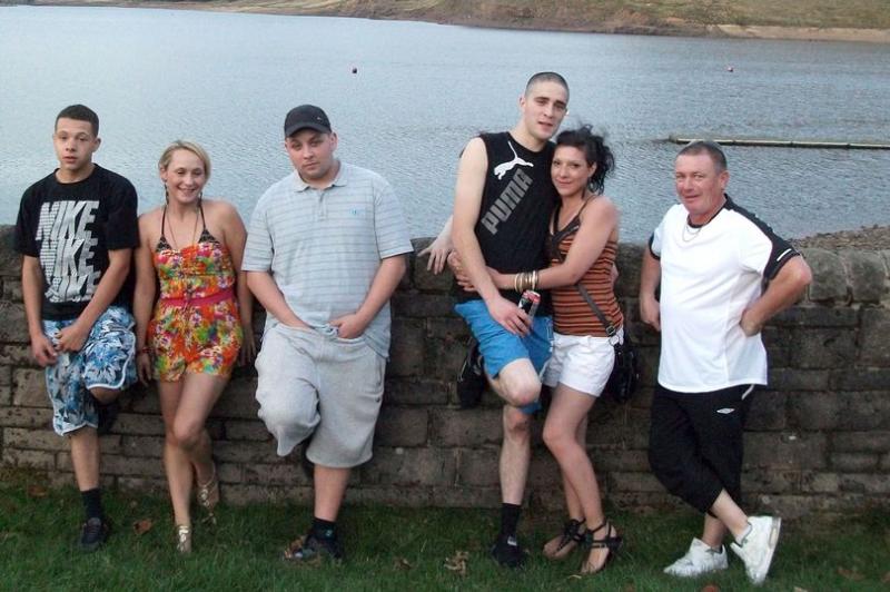 O familie a vrut să facă o poză de vacanță, dar lucrurile au devenit terifiante! Ce a apărut pe fundal