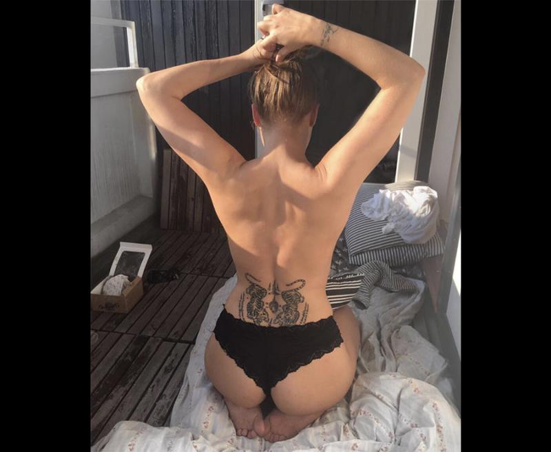 UNA PE ZI! Katrina Maria, fana lui Manchester United care pozează sexy după fiecare succes al trupei lui Mourinho!