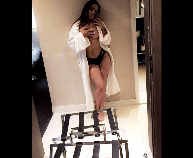 UNA PE ZI! Katrina Maria, fana lui Manchester United care pozează sexy după fiecare succes al trupei lui Mourinho!