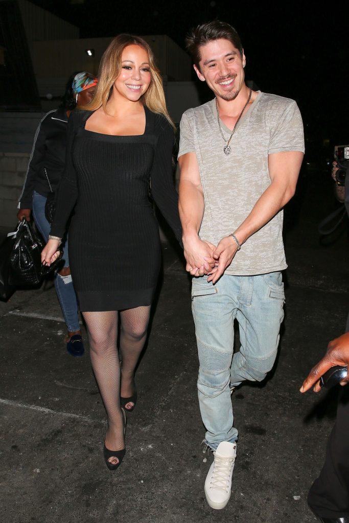 Mai slabă ca oricând. Mariah Carey a ajuns ca biscuitele-n dungă? Ce forme, ce kilograme în plus? Face concurență unui fotomodel