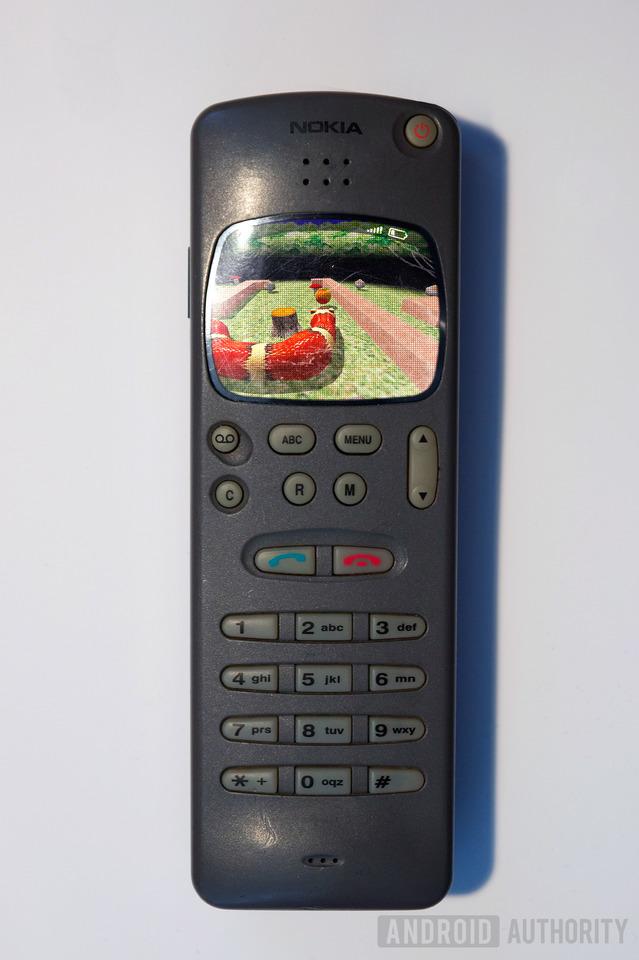 Fanii NOKIA, în al nouălea cer! După 25 de ani, telefonul 2010 va fi relansat. Primul telefon de pe care ai trimis SMS, în varianta 2018