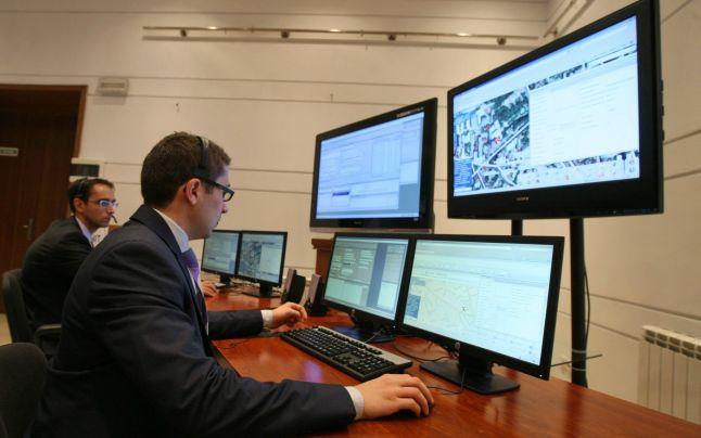 Invenţia care îţi poate salva viaţa! Maşinile vor SUNA SINGURE la 112 în caz de accident. De ce este România PRIMA ţară care a implementat sistemul