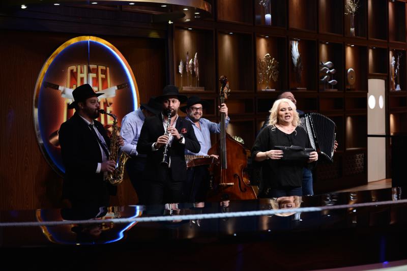 Clejanii au ajuns la cratiță! Viorica a gătit, apoi a trecut la microfon. Chef Bontea: "Ăștia au primit carne. Mie de ce mi-ați dat osul?"