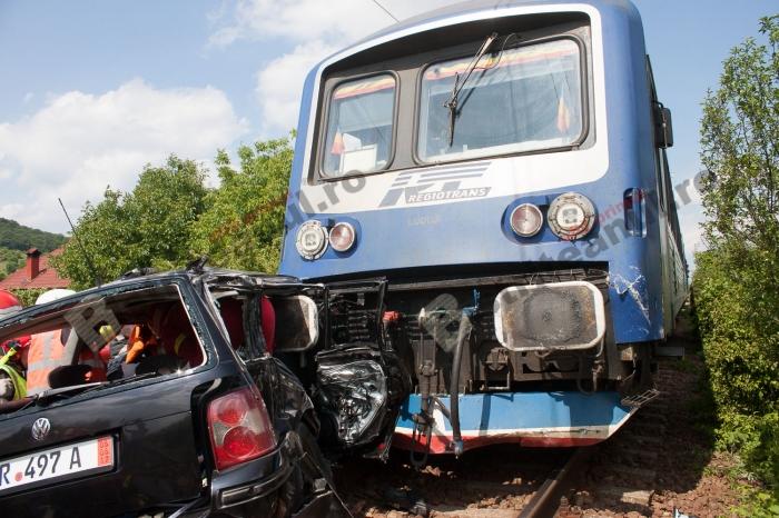 VIIȘOARA, loc blestemat! În 2017, cinci adolescenți și-au pierdut viața într-un accident cumplit într-o localitate cu același nume, din Bistrița-Năsăud, după ce mașina lor a fost lovită de tren