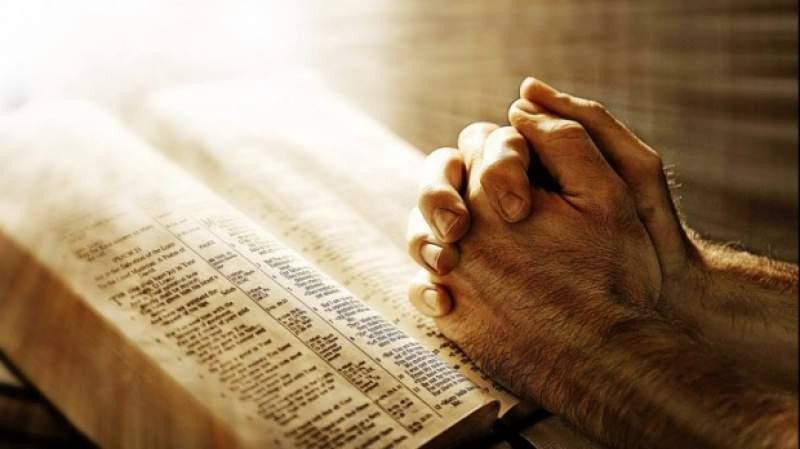 Noroc, bani și sănătate în perioada următoare! Aceasta este rugăciunea care face minuni dacă o spui de Paște!