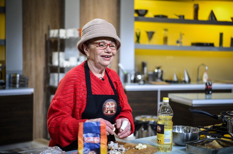 Scărlătescu, feblețea doamnelor și în sezonul 5. Tanti Vasilica are 75 de ani. Așa și? "Mânca-i-ar mamaia, le place peștele meu. Dar eu îl iubesc pe chef Cătălin”