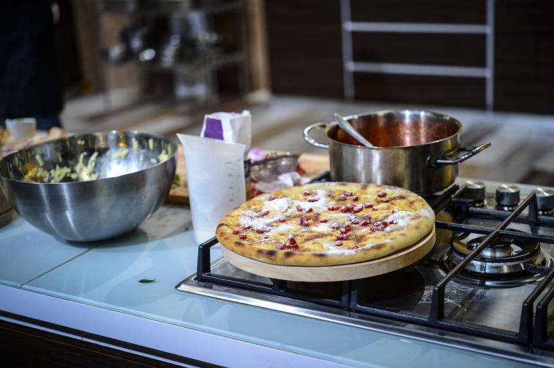 Povestea de viată a lui tânăr i-a lăsat fără cuvinte pe chefi! "Am fost înjunghiat în spate. Am rămas o legumă, dar eram fericit că trăiesc. M-am refugiat în bucătărie"