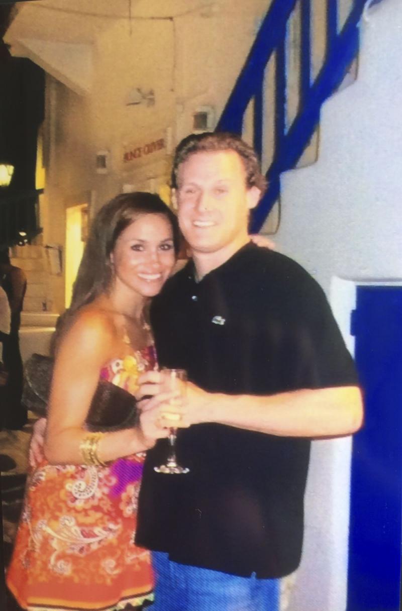 Toată lumea o știe pe Meghan Markle, actrița care urmează să se căsătorească cu Prințul Harry, dar uite cum arată fostul ei soț! S-au iubit aproape zece ani, dar au divorțat după doi ani de căsnicie