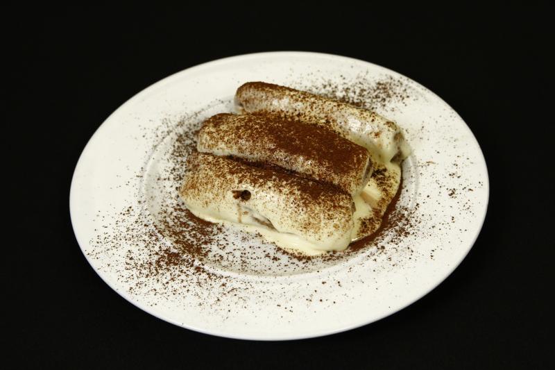 Te topești instant! La patru ani, Radu a făcut cel mai tare tiramisu! „Punem gălbenușurile, care sunt strălucitoare ca o stea”