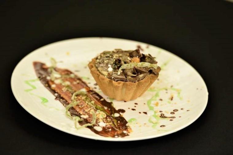 Farfurii de trei cuțite pe mesele juraților ,,Chefi la cuțite”