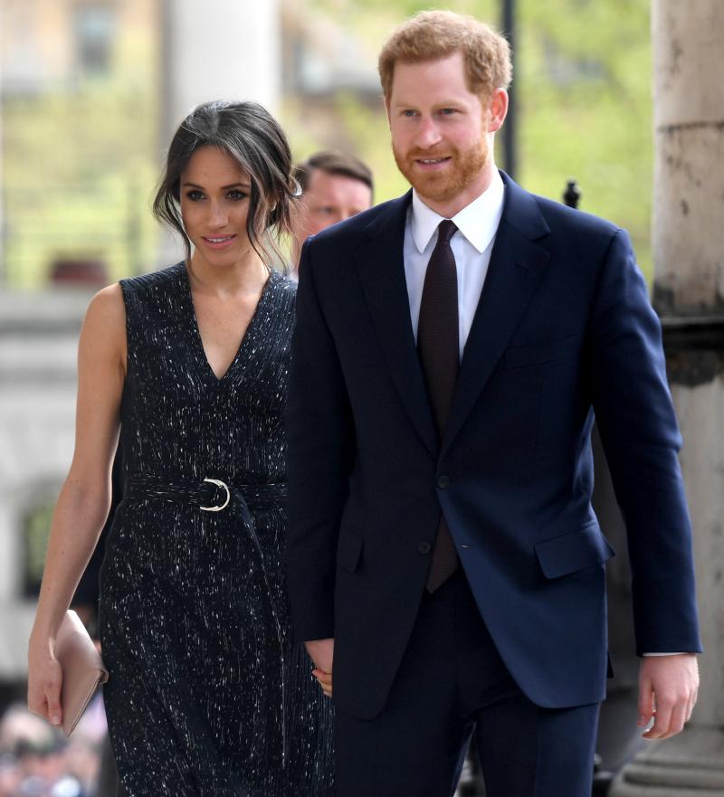E oficial! Deşi s-a zvonit că va fi condusă de mama ei la altar, Meghan Markle a spus adevărul. Cine este norocosul