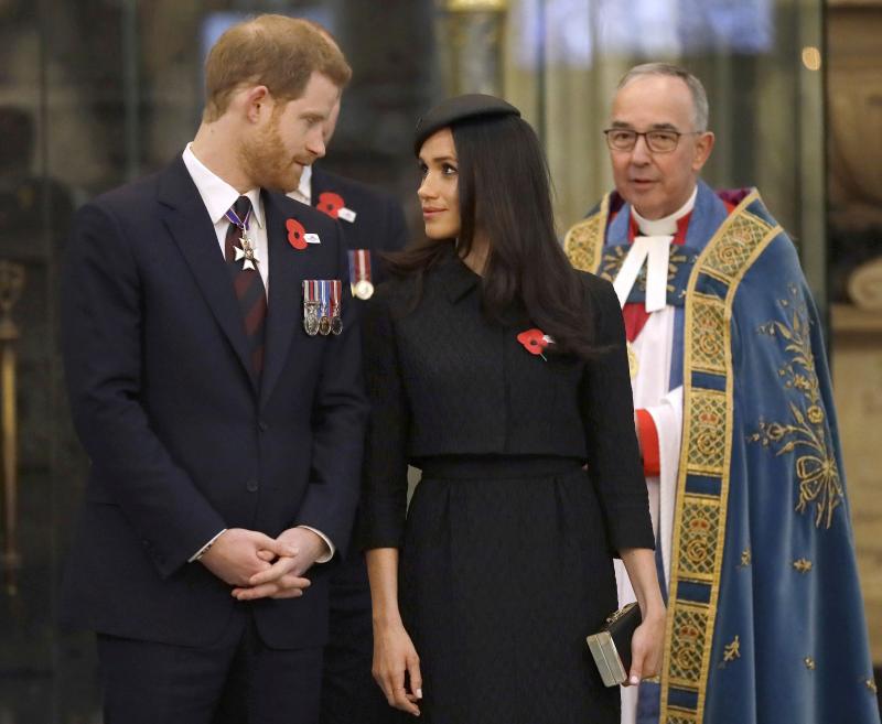 E oficial! Deşi s-a zvonit că va fi condusă de mama ei la altar, Meghan Markle a spus adevărul. Cine este norocosul
