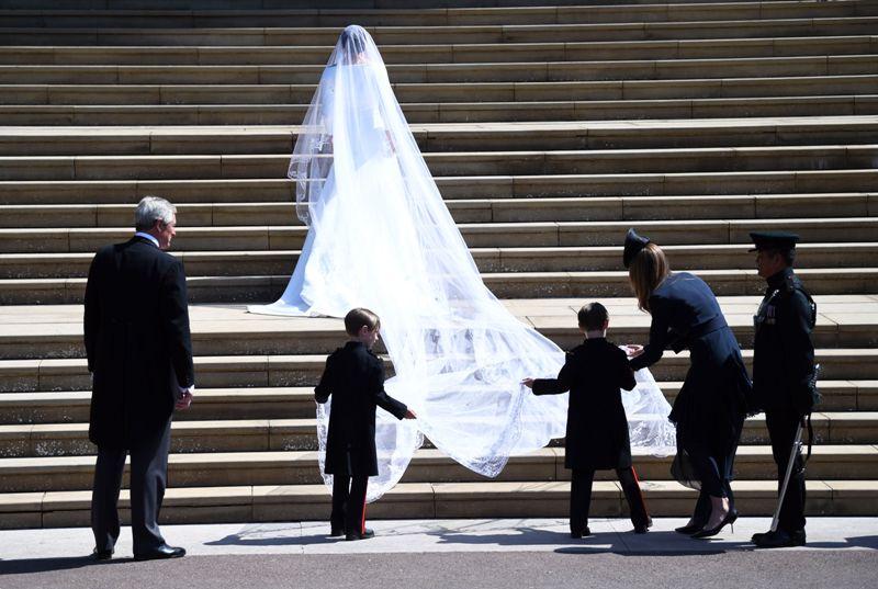 Prințul Harry și Meghan Markle au spus „Da” în fața întregii lumi! Parada mirilor pare desprinsă dintr-un basm!