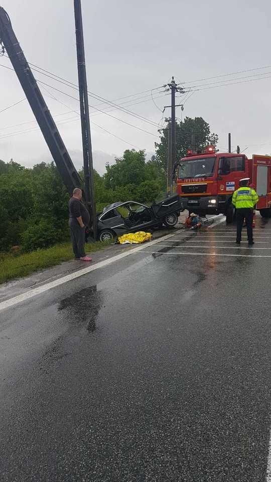 Accident cumplit pe Valea Oltului! O persoană și-a pierdut viața