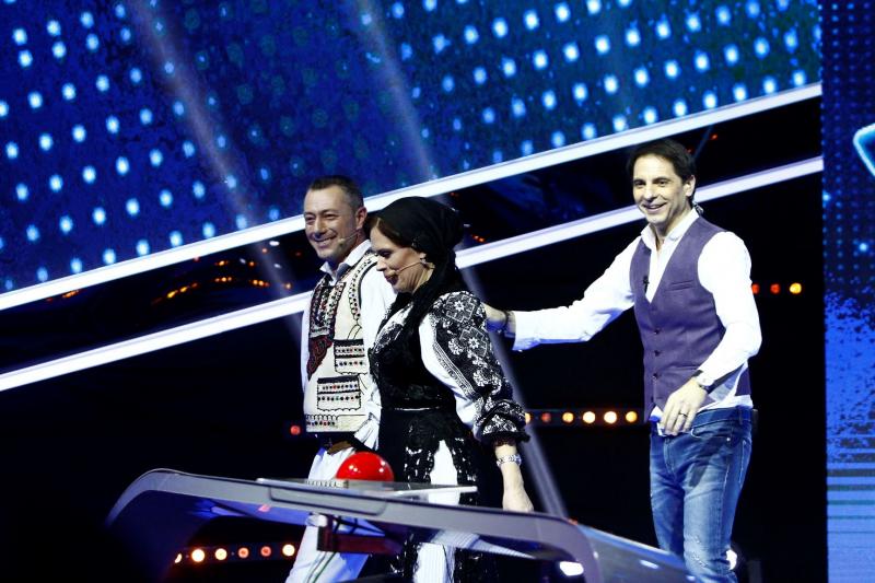 Joi, 3 mai, de la ora 22.15, la Antena 1: Doi soți de la poalele Făgărașului vor să înceapă o afacere cu afini, cu banii de la “Guess My Age – Ghicește vârsta”