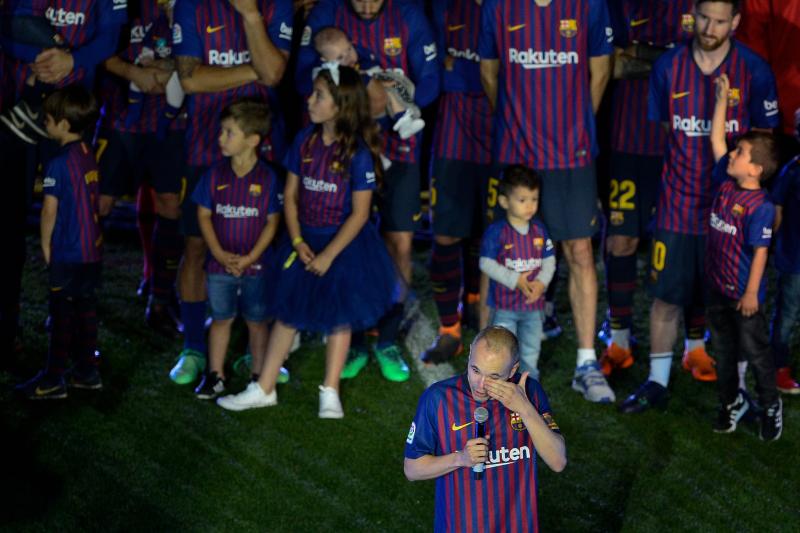 GALERIE FOTO: Ultimul meci al lui Don Andres Iniesta pe Nou Camp! Lacrimi, emoții și o despărțire uriașă a unui jucător uriaș al Barcelonei