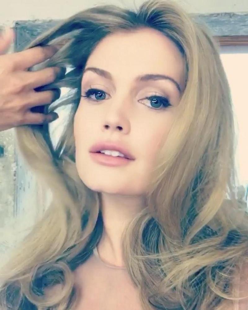 GALERIE FOTO. Persoana care a atras toate privirile la nunta regală! Nepoata prinţesei DIANA a impresionat prin frumuseţe şi asemănarea cu mama prinţului Harry