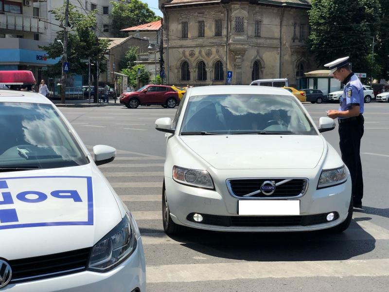 Observator (Antena 1) în parteneriat cu Poliţia Română: Peste 10.000 de semnături în mai puţin de 24 de ore pentru petiţia: "STOP live pe Facebook la volan! Dă like vieţii!"