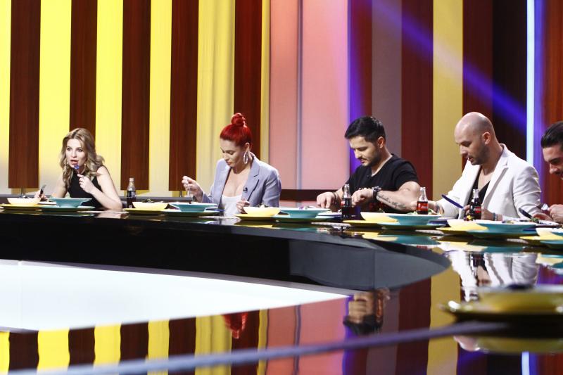 Vedetele de la „Asia Express” au primit preparate surpriză și au făcut show! „Sărea cangurul la mine acolo în Militari...”