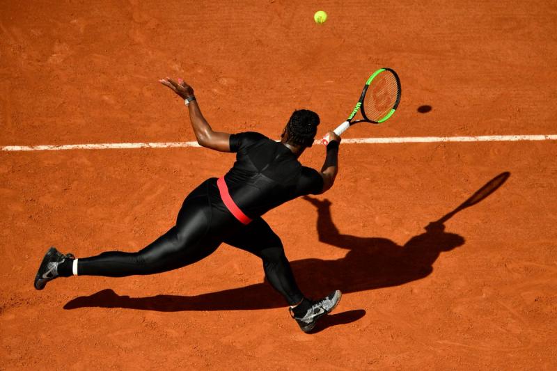 Apariţia cu care Serena Williams a "uimit" pe terenul de tenis! A câştigat primul meci de Grand Şlem după ce a născut: "Asta reprezintă acest costum"