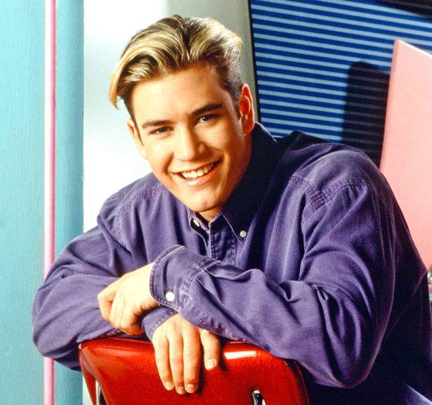 Freza „Murdărel-Neglijent!” Dani Oțil seamănă cu Zack din ”Salvați de clopoțel”! „Așa iese părul din casca de la motocicletă, ca de la coafor!”