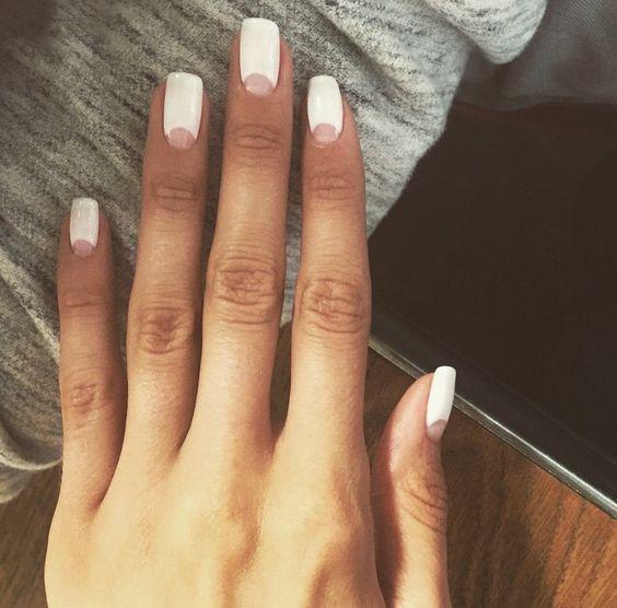 Top 3 modele de unghii la modă în 2018. Ce se poartă vara asta la plajă?