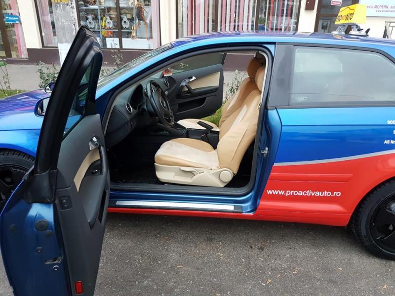 Exclusiv a1.ro! Mașina lui ANDRES INIESTA e ”Școală de șoferi” la Brăila! Cu 1.250 RON poți striga ”Iniesta de mi vida!” direct de la volan!