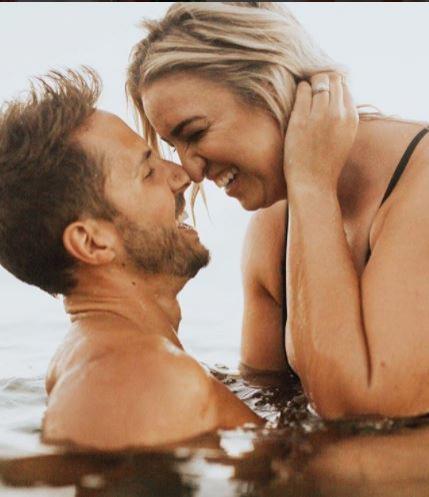 A pus o poză cu ea și soțul ei în costum de baie și a fost aspru criticată. I-au spus ca e prea grasa si nu merita sa aiba un soț frumos și atrăgător. Raspunsul ei a făcut inconjurul lumii