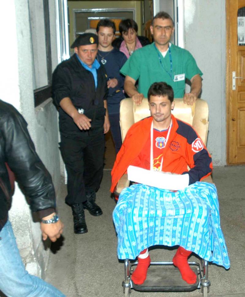 FOTO: De la hidrantul lui Rădoi cu Bistrița, la ușa elevilor lui Dică de la Iași! FCSB-iștii și-au descărcat furia pe vestiarul din Copou