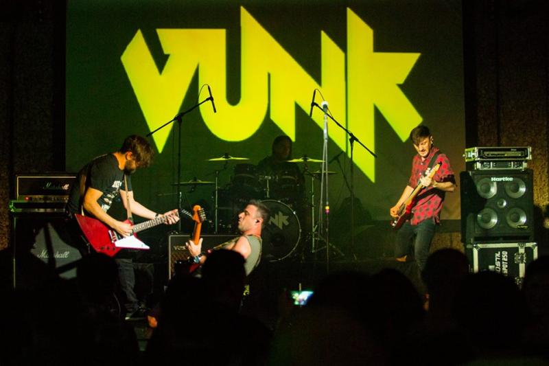 „Jur să spun Adevărul”! Primul documentar despre o trupă rock din România se vede la TIFF.17