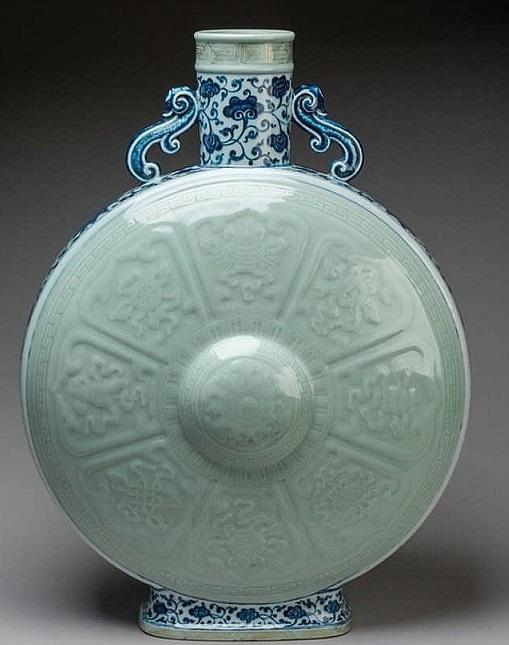 Licitație istorică! Un francez a cheltuit O AVERE pe un vas chinezesc ce a aparținut unui împărat. Ce ofertă a putut să facă. FOTO