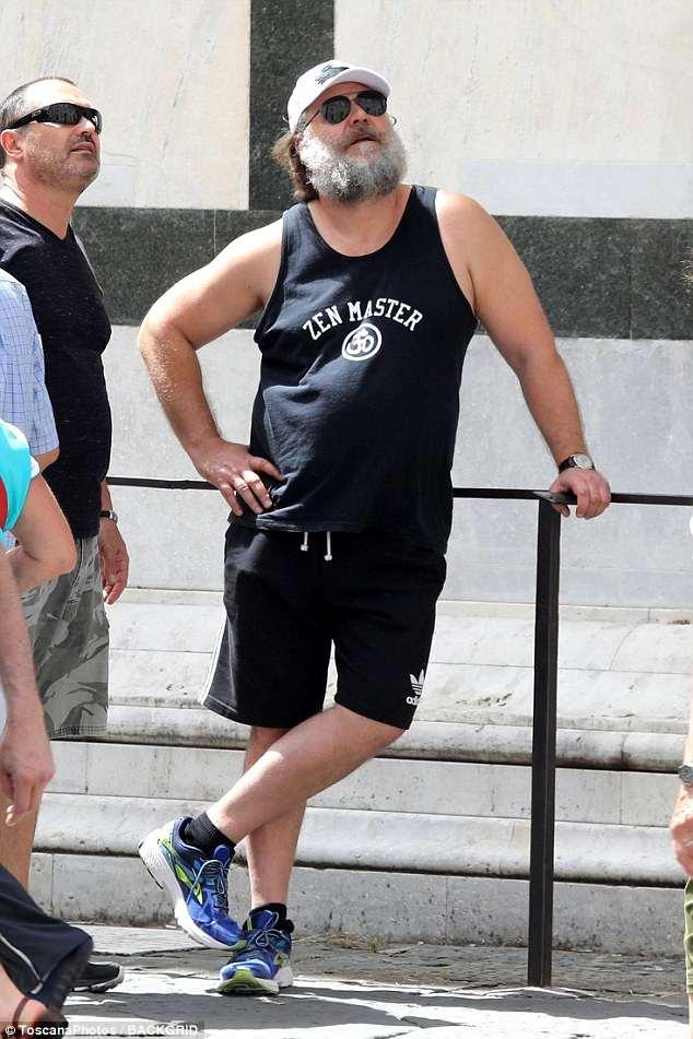 Russell Crowe a ajuns de nerecunoscut. Kilogramele în plus și barba lungă l-au transformat total pe Gladiator!