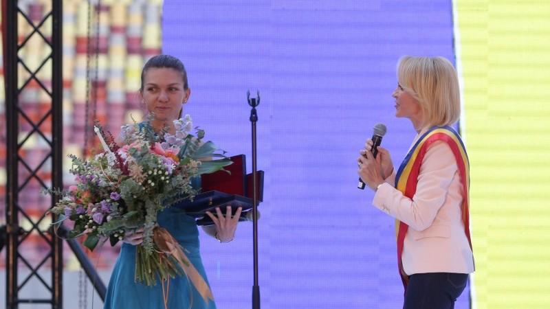 Simona Halep nu a mai rezistat! Ce a spus tenismena despre HUIDUIELILE de pe stadion şi caricatura francezilor: "Eu doar am vrut să..."