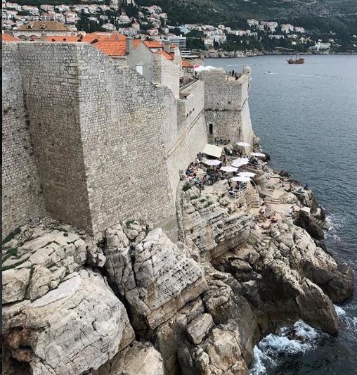 Da, este adevărat! DELIA a plecat, din nou, în vacanţă, iar imaginile sunt DE VIS. Ce locaţie a ales, de această dată, jurata de la X Factor