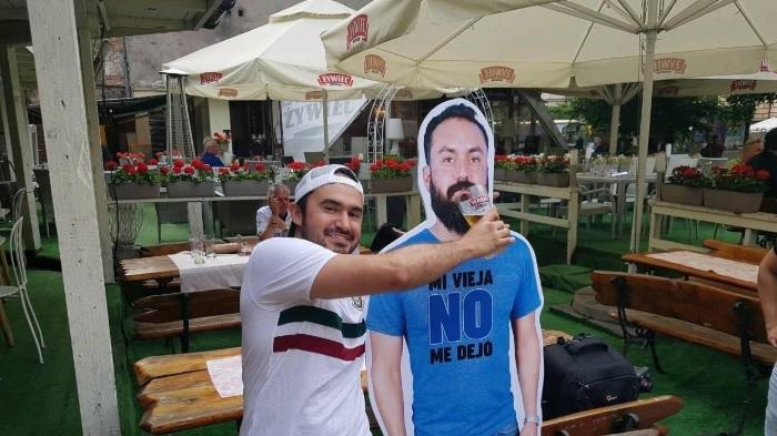 Soția nu l-a lăsat pe bărbat să meargă la Campionatul Mondial de Fotbal, așa că prietenii au găsit SOLUȚIA! „Scorpia mea...”