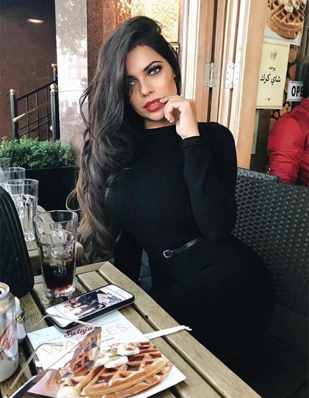 Cea mai „fierbinte” microbistă din lume e Miss Bum Bum, cu un posterior...de milioane!