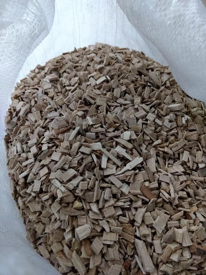 O româncă a vizitat o fabrică de mezeluri din România și a făcut publice mai multe fotografii! Imaginile au devenit virale! „Și mucegaiul specific?”