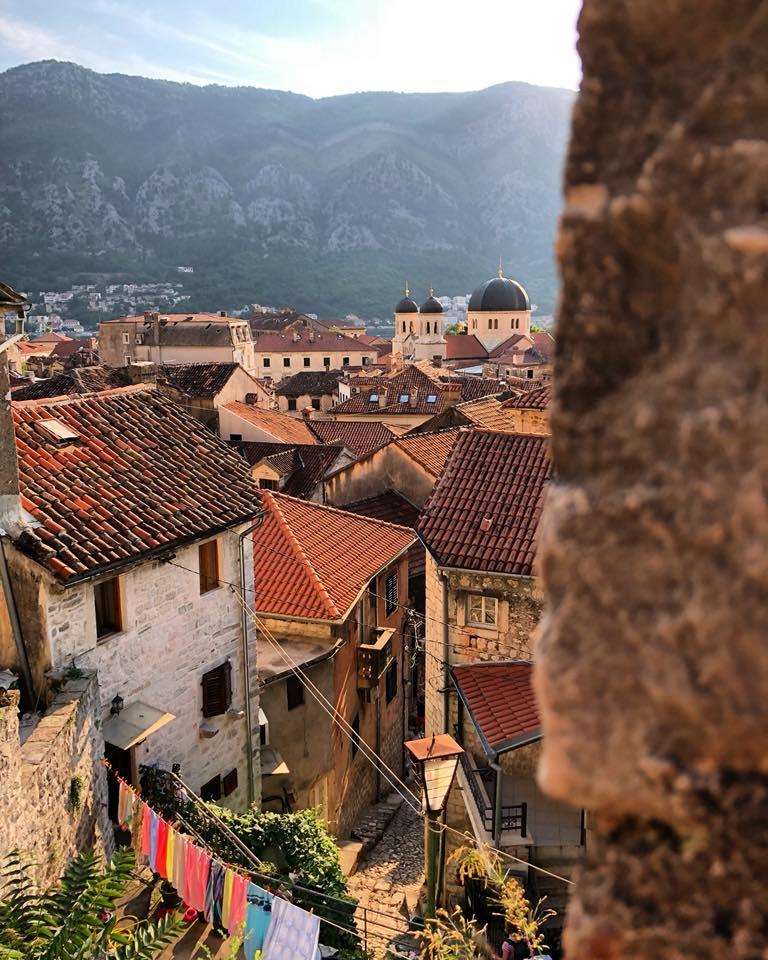 Delia, imaginea sexy a verii pe Facebook! Bronzată și în costum de baie minuscul: ”Te-aș fi..!”