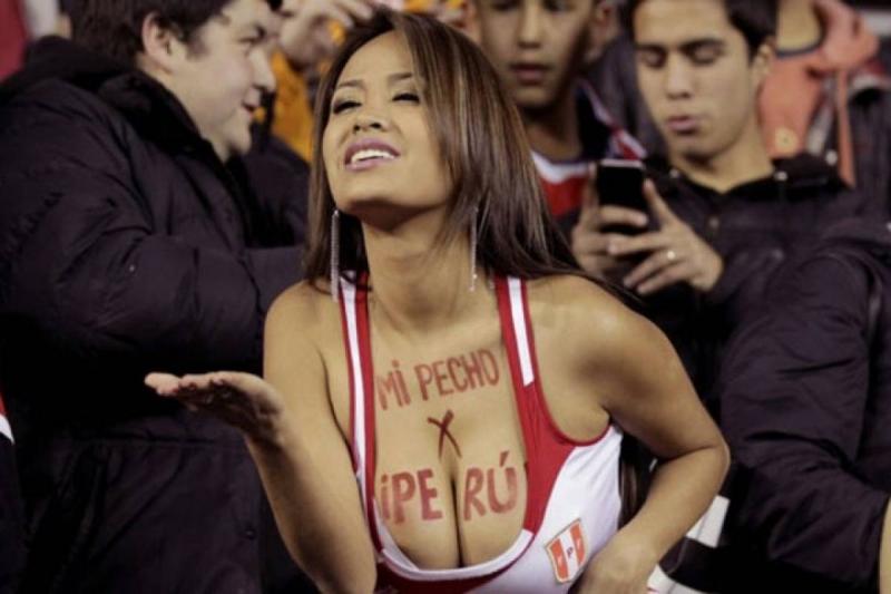 UNA PE ZI! Să facem cunoștință cu Nissu Cauti, fana de la Mondiale care se dezbracă în tribune la fiecare gol al favoriților