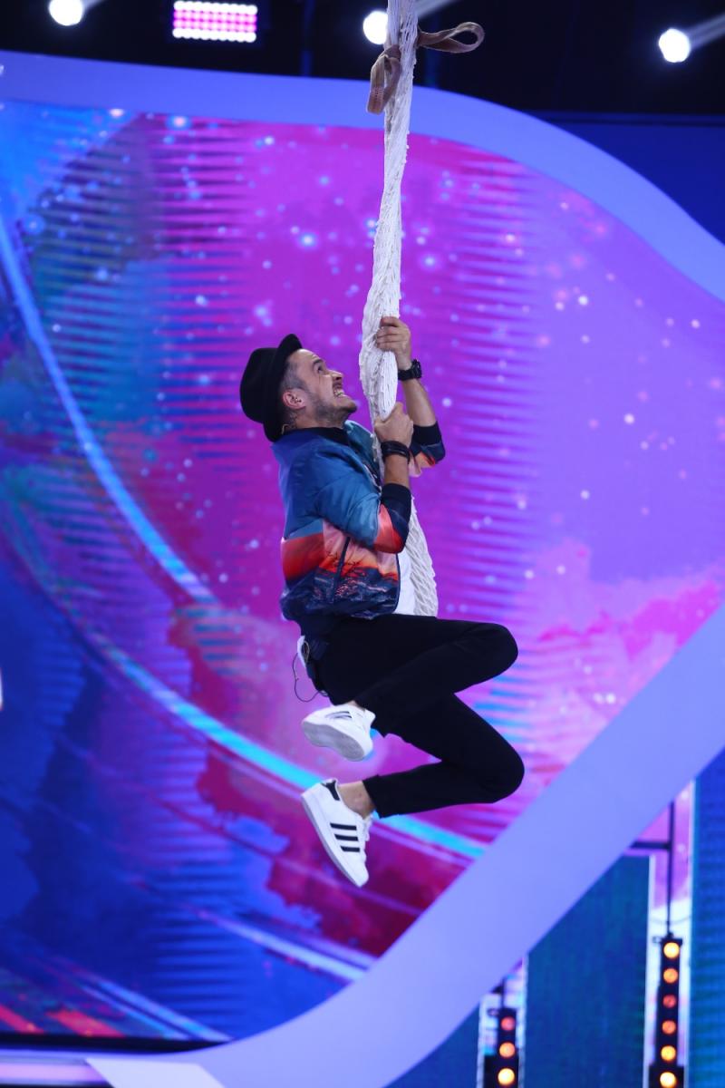 Dorian Popa și Șerban Copoț, suspendați de o plasă, la “Next Star”!