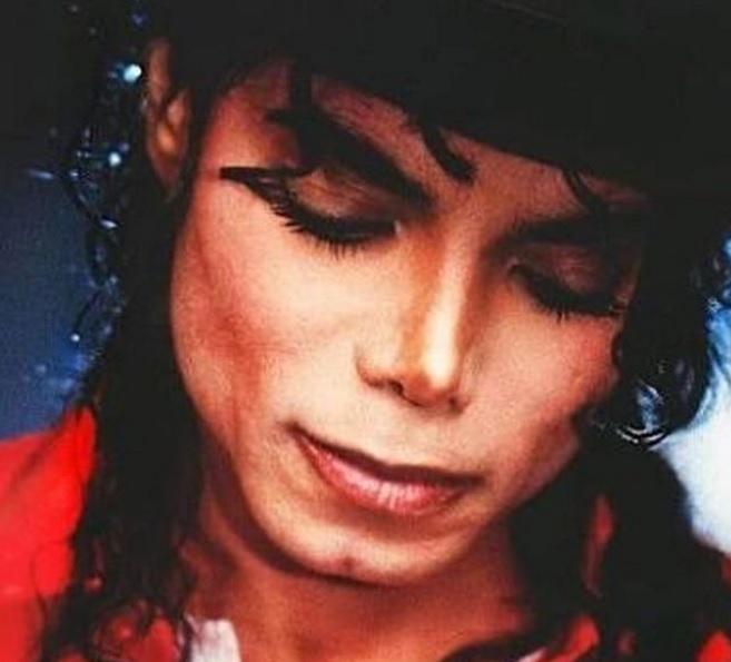 Fiica lui Michael Jackson i-a adus un omagiu extrem de EMOȚIONANT tatălui ei, la nouă ani de la moartea lui. Îți vor da lacrimile!